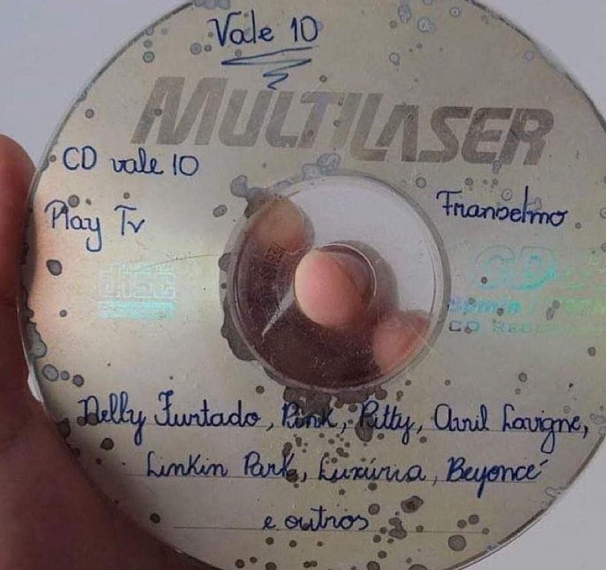 pra quem é jovem e não conhece, antigamente esse era nosso spotify
