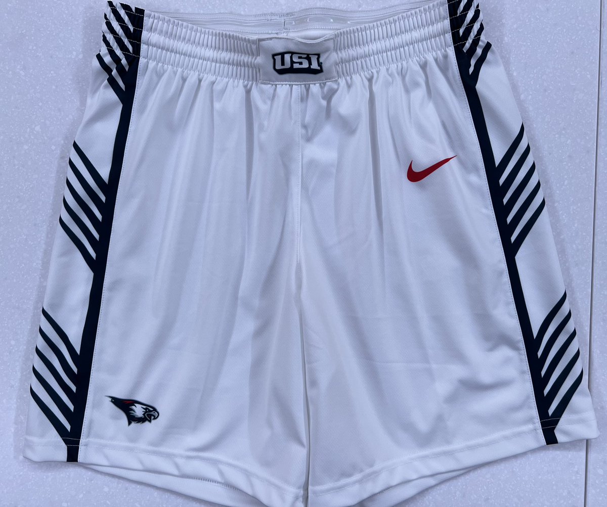 USI_Basketball's tweet photo. ✔️ New HOME Whites 🔥🔥🔥 https://t.co/thvpwQOt38