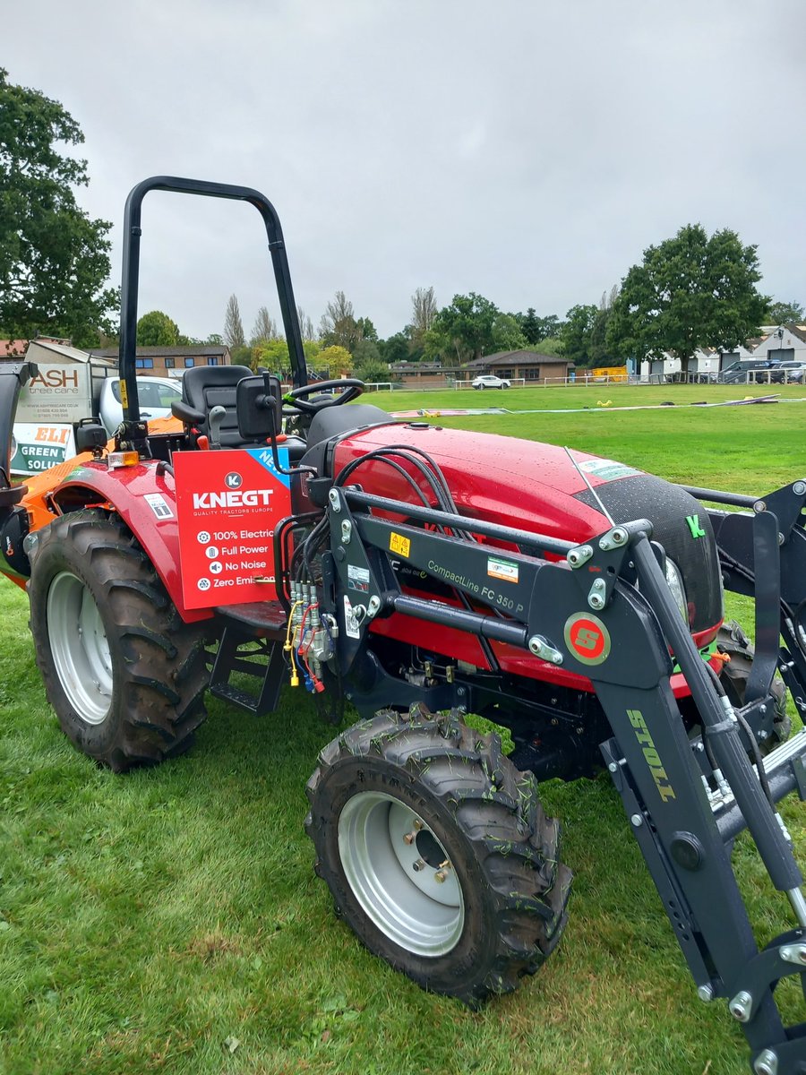 DRplantmanager's tweet photo. @GroundsFest superb machinery exhibition, this is the go-to-show from now on 👍 https://t.co/ZnXtu8vgw8
