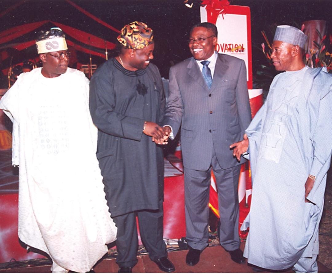 DeleMomodu's tweet photo. It would have been more convenient for me to support ASIWAJU BOLA AHMED TINUBU but as a matter of principle, I believed, and still convinced, that APC took Nigeria back to the Stone Age, and did not deserve to retain power, and I chose to support my party, PDP… SO BE IT… https://t.co/6brYfxIbw1