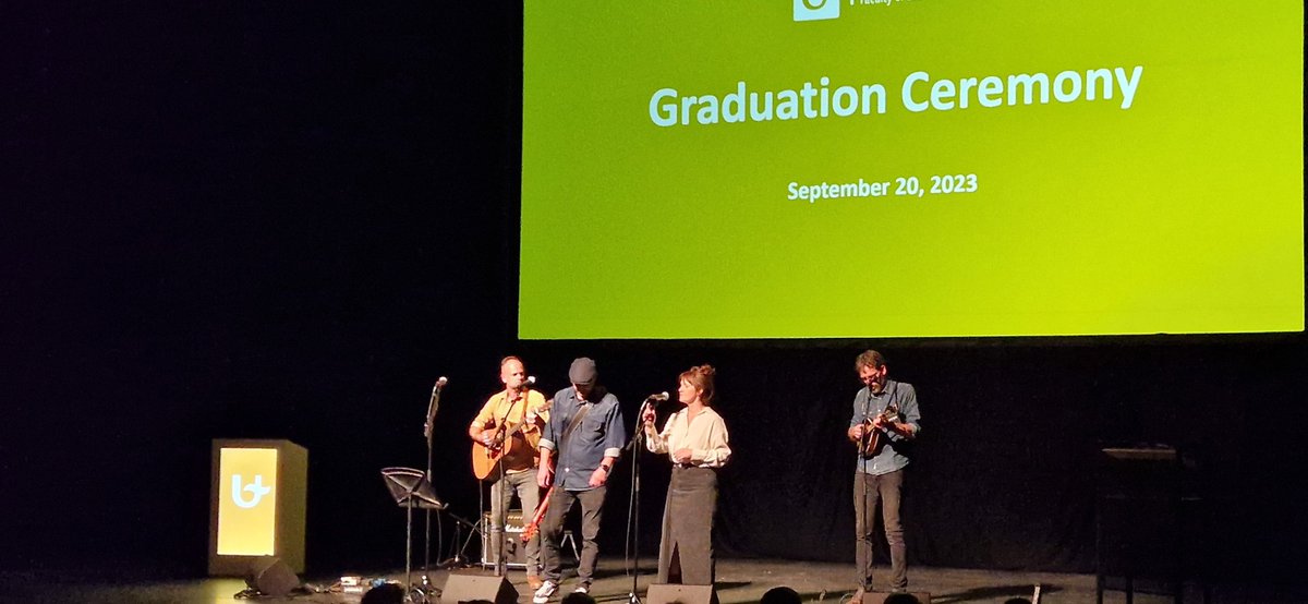 Zoals elk jaar brengt de proclamatie trots voor onze OOW-studenten. 

Dit jaar ook grote trots voor ons OOW-teamlid Bea Mertens.

She rocks our classrooms (elected best teaching assistant) and the stage of the #stadsfeestzaal.