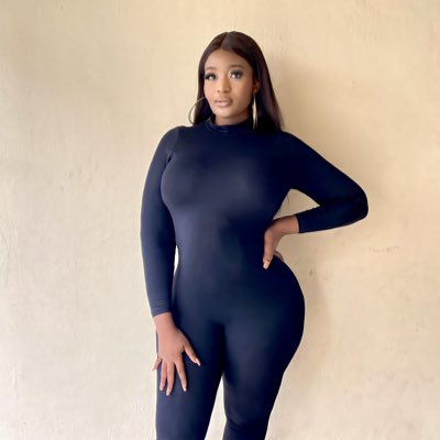 SHAKIRAAH's tweet photo. #NewProfilePic https://t.co/OdSEt144YY