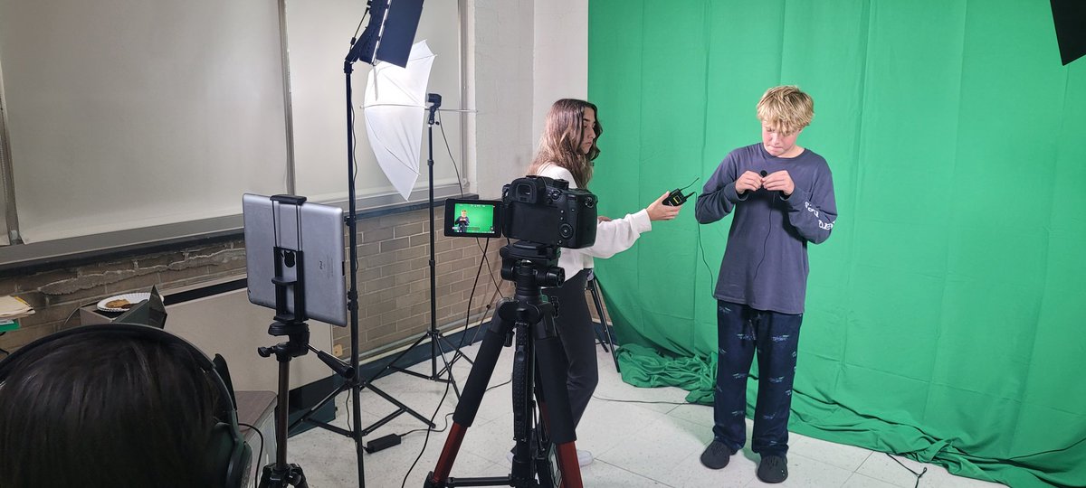 Marcella_Sheler's tweet photo. Thanks Larsen Broadcast Club @AffleckDan and @mspacone for hosting my visit today! Your passion for telling your story through digital media will open so many doors! I can't wait for you to visit our studio soon... @SEHSBEACON @LarsenMSPride @KurtJohansen6 https://t.co/gXSISD4ycc