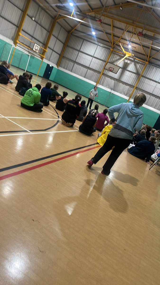 Fun and engaging evening spent talking all things #umpiring related - with <a href="/KarenJones_1/">Karen Jones</a> and the Lovely ladies of #callington #netballleague, ❤️