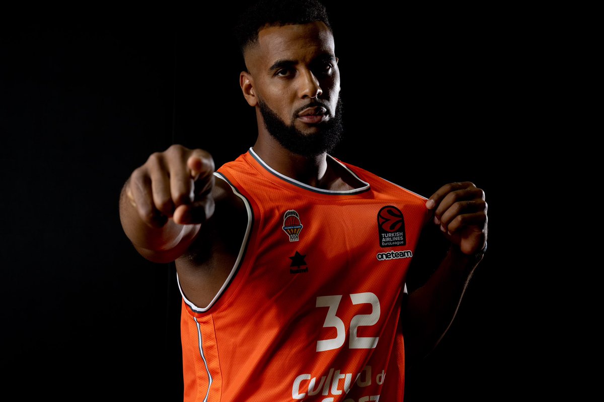 Brandon_Davies0's tweet photo. “Growth comes when you aren’t afraid to evolve. Your old ways, old habits, and old ideas, will die hard. Your willingness to embrace your own evolution will set you free.”

Year 11. 📝

#32 #LiveForTui #RAMB0 @valenciabasket @EuroLeague https://t.co/qZsZL6wtAU
