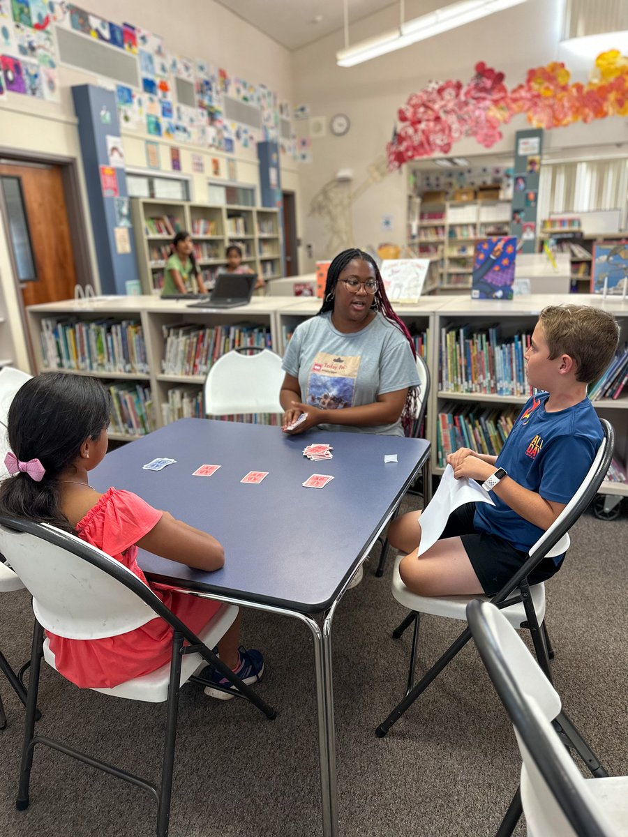 Card games + Classroom = A winning combination! 🏆 Learning Speed with Ms. Aysha's awesome class! ♠️♥️ #USDlearns @TeamAltaVista