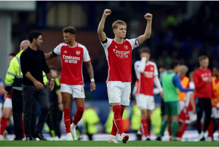 SimpleSolFAQ's tweet photo. Arsenal, Man United, Bayern Munich: 5 Must-Watch Champions League Matches Today
Check Match Details and Timings: https://t.co/3mVl9w6NNX https://t.co/j9nF9gJPvY
