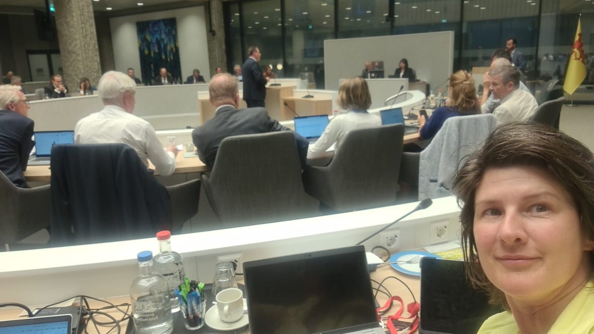 MirjamNelisse's tweet photo. Woensdag #statendag! 

🗨 Ik heb mondelinge vragen gesteld over #stikstof
👏 Pieter van der Heijde geïnstalleerd als fractievertegenwoordiger
🚨 @AxelBroekhuizen voerde het woord over #chemours
🤼‍♂️ @RvHemert diende een amendement in over het #burgerberaad

#ps2023 @vvdzuidholland https://t.co/PWaSQrz2Yx
