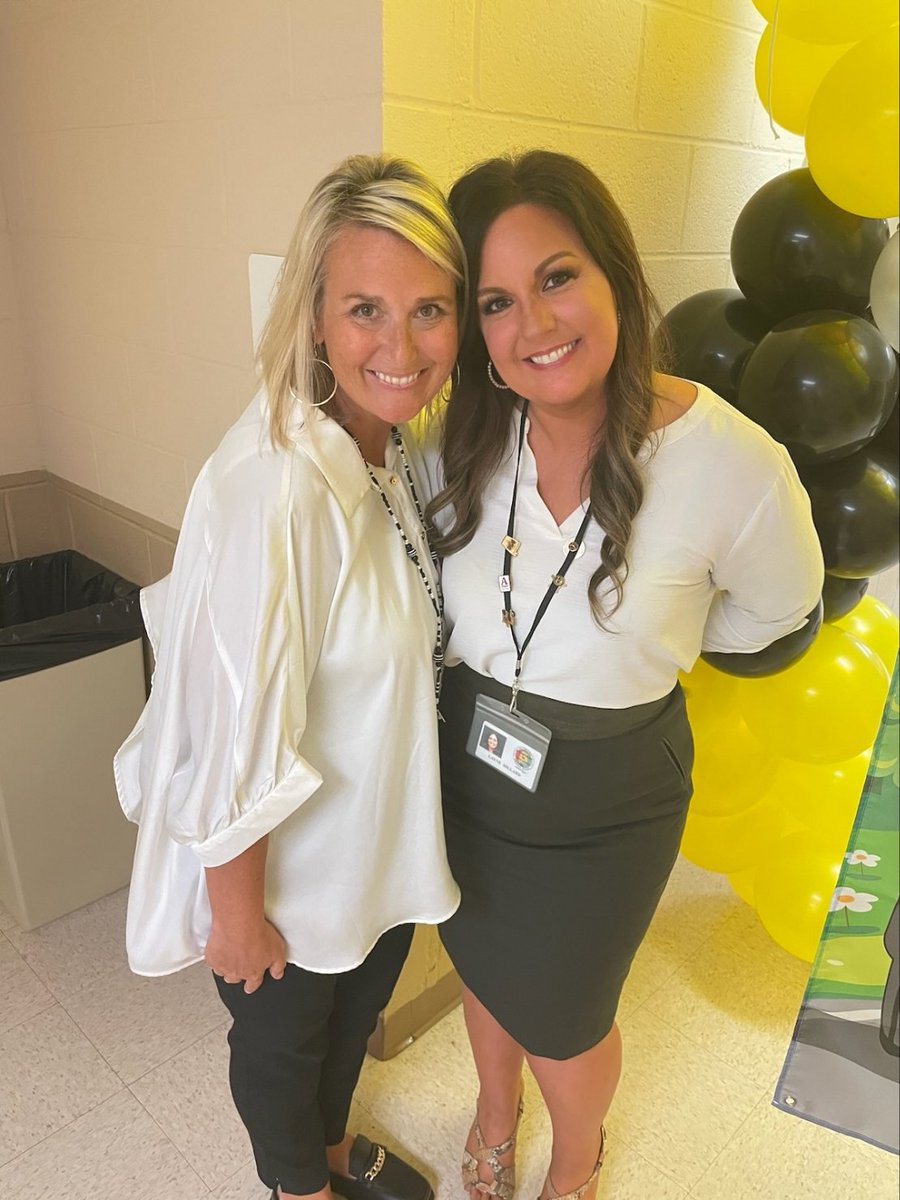 DillardLayne's tweet photo. The OSI bus was rollin' in Region 6 today! While @LeighTwigg was training brand new teachers @jsuinservice, I was working with the Math teachers and IPs @ccboe_news. I just realized that I'm driving this bus! 👀 Leigh, no arms hanging out of windows or doors!! #LearninglsFun https://t.co/8QC0rJnl9I