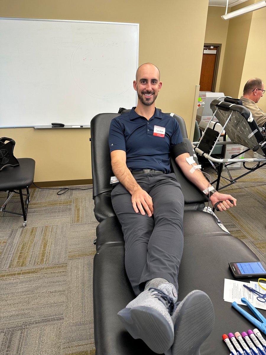 OSMSGB's tweet image. Yesterday we teamed up with @RedCrossWIS to host a Community Blood Drive at our OSMS Green Bay Clinic! We appreciate everyone who took the time to donate!🩸

#LifeAtOSMS #BloodDonationDrive #savelives #OSMS #redcross