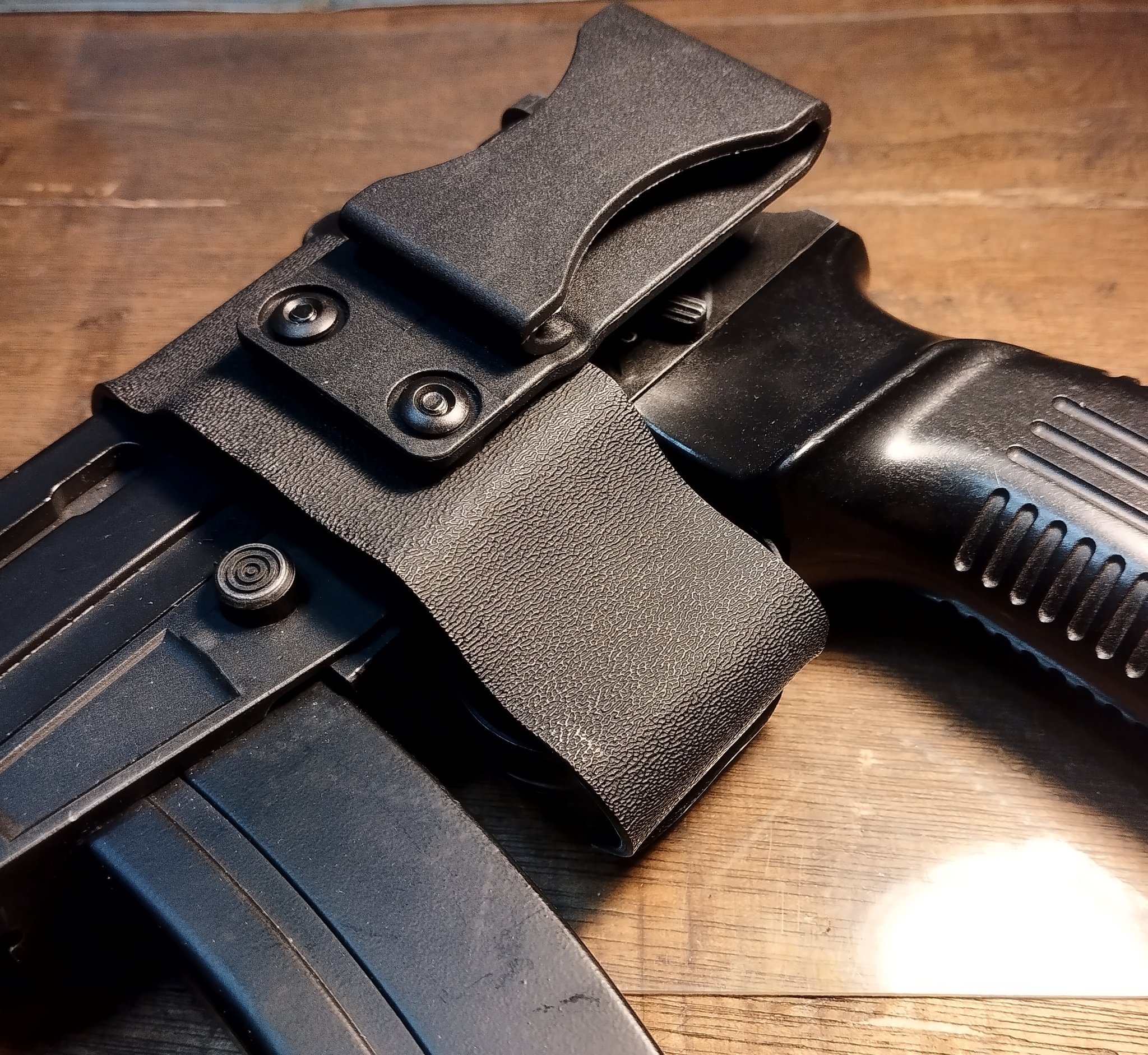 【国産】 VZ.61 右利き用 レッグホルスター スコーピオン用 個人装備