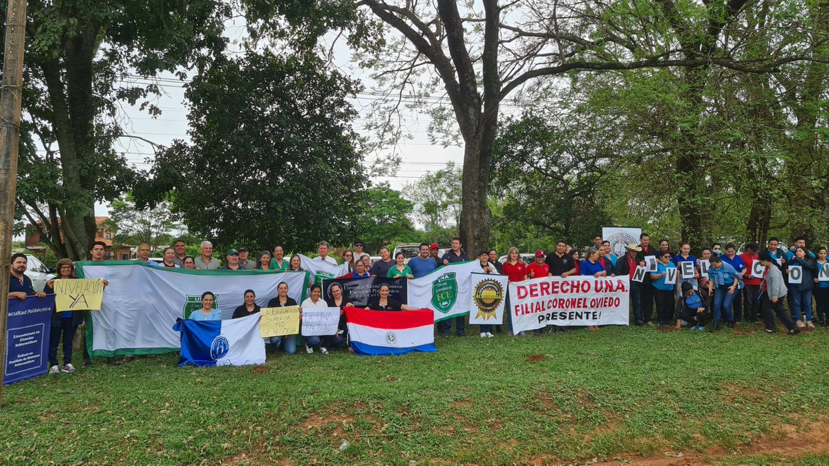 derechouna1889's tweet photo. #LaUNAEnParo 🔴𝗖𝗼𝗿𝗼𝗻𝗲𝗹 𝗢𝘃𝗶𝗲𝗱𝗼, 𝗣𝗿𝗲𝘀𝗲𝗻𝘁𝗲!
Coronel Oviedo, también se une se une a las movilizaciones, exigiendo un presupuesto digno para la @una_py

La Educación Superior no se negocia!

#DerechoUNAPresente
#SiAlPresupuestoParaLaUNA
#SomosDeLaUNA https://t.co/5xaJKMf6cm