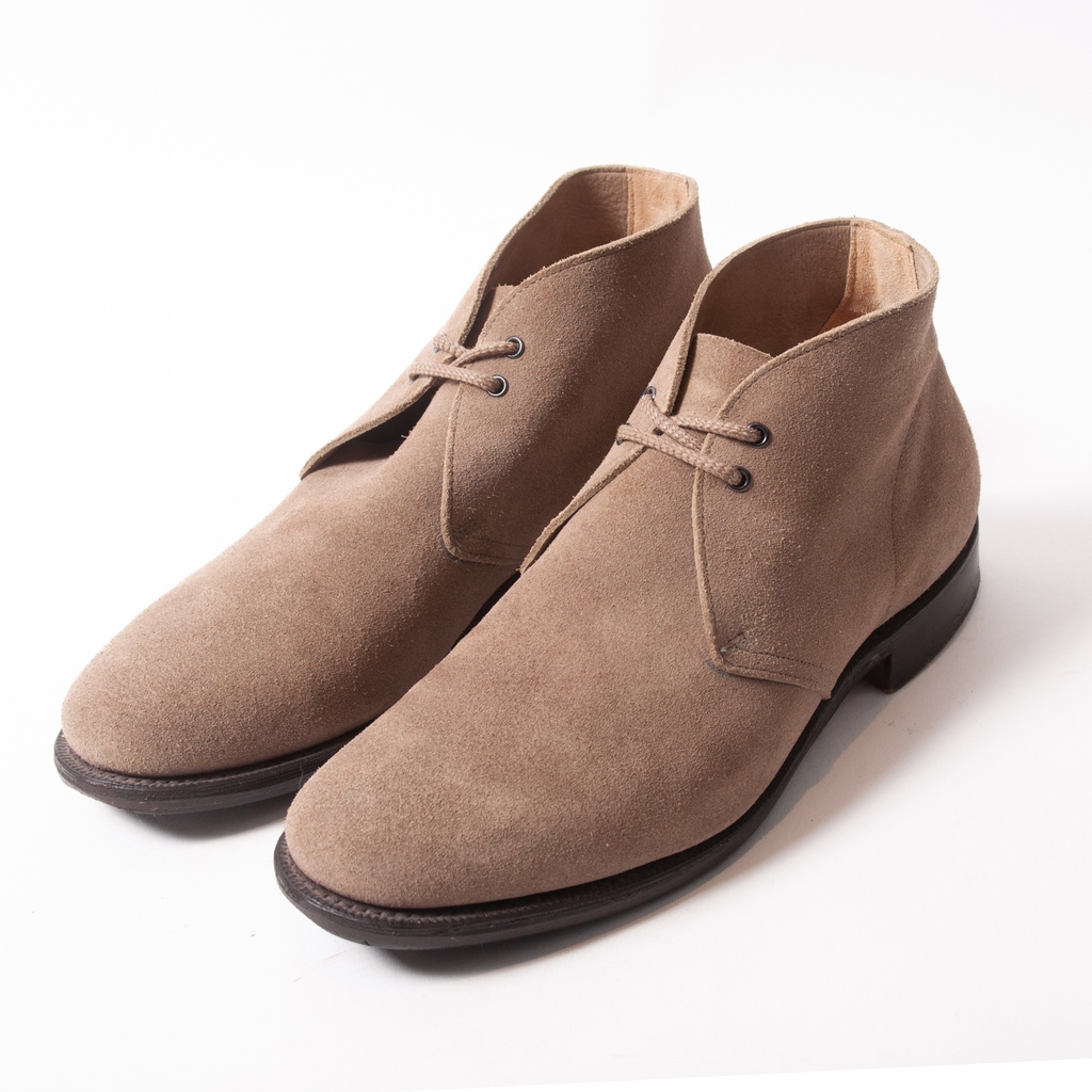 Church's boots in tan suede, the perfect fall footwear. Pair these perfectly with dark denim! Available now at Luxmrkt.ca⁠
⁠
#churchsshoes #luxmrkt
