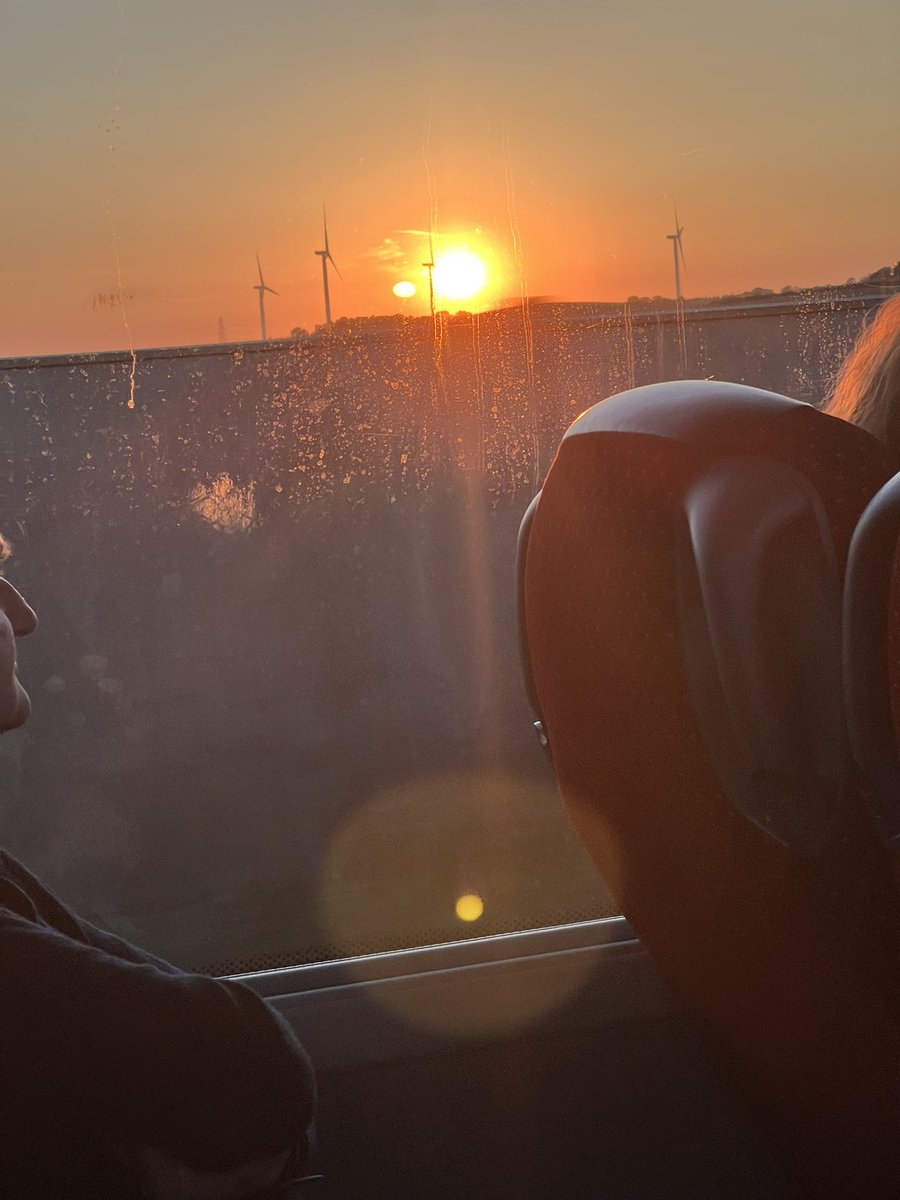 Stuart_CTID's tweet photo. @YfrontFanzine Watching the sun go down, returning from an away trip down south. Great bloke, he’s going to be sadly missed RIP Dave https://t.co/E30Xf1y7gv