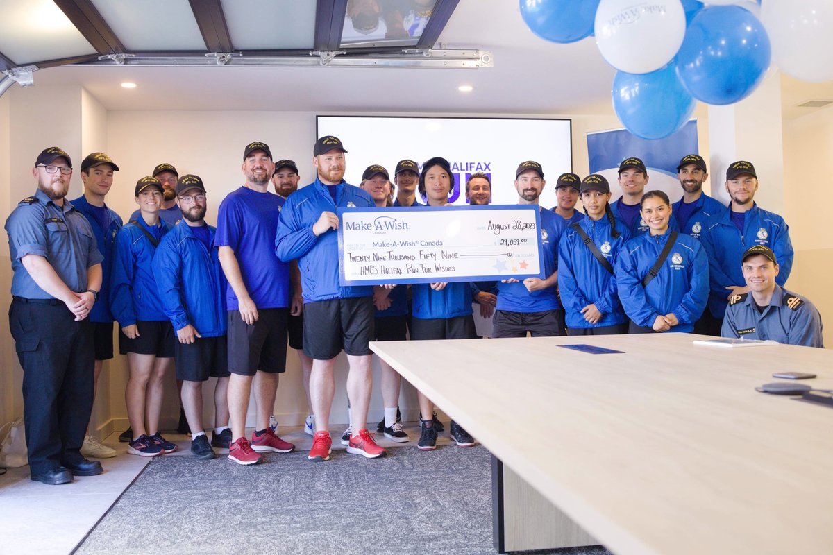 RoyalCanNavy's tweet image. #HMCSStJohns, #HMCSCharlottetown and #HMCSHalifax ran 1,832 km across their respective namesake provinces! 
Their efforts raised $200,000+ for @MakeAWishCA, granting life-changing wishes to children with critical illnesses in the Atlantic Region. 
#BravoZulu!