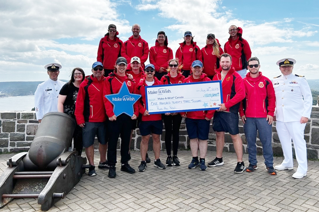 RoyalCanNavy's tweet image. #HMCSStJohns, #HMCSCharlottetown and #HMCSHalifax ran 1,832 km across their respective namesake provinces! 
Their efforts raised $200,000+ for @MakeAWishCA, granting life-changing wishes to children with critical illnesses in the Atlantic Region. 
#BravoZulu!