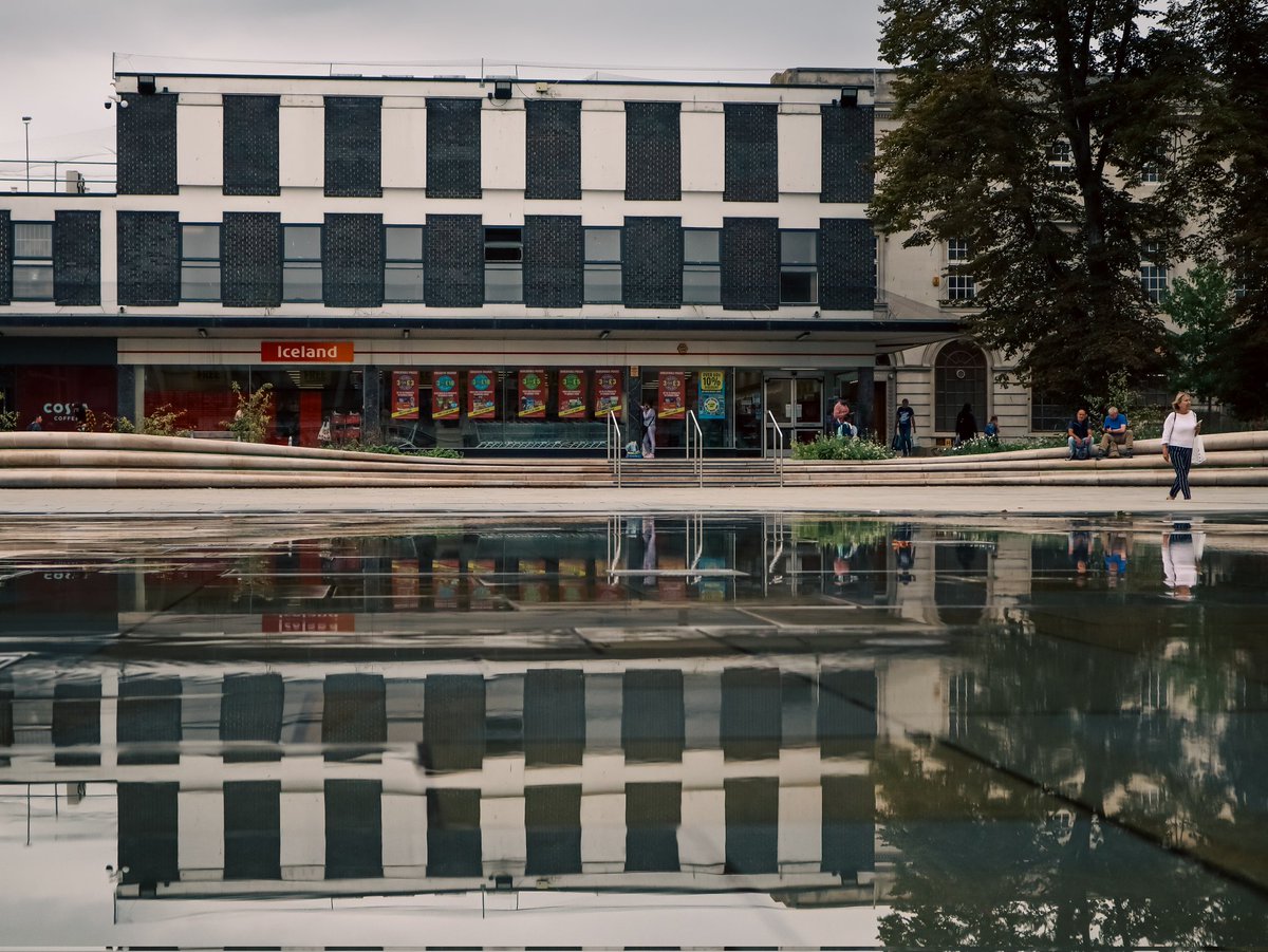 emmabphotos's tweet photo. It's a bit wet out there π§οΈ Photo taken last week after the fountains had turned off.
#gloucester #city #kingssquare #Reflection #moody #streetphotography #urban #Reflections #photooftheday #photo #photographylovers #everydaylife #retail #shopping #iceland https://t.co/4GkmIGGjuZ
