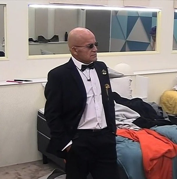 camilamhr's tweet photo. La única persona que me importa que entre en el repechaje es él. 

Papá Lulo, el Pelao Táctico 😎 

#LaResistenciaLulo https://t.co/U985FNvRlM