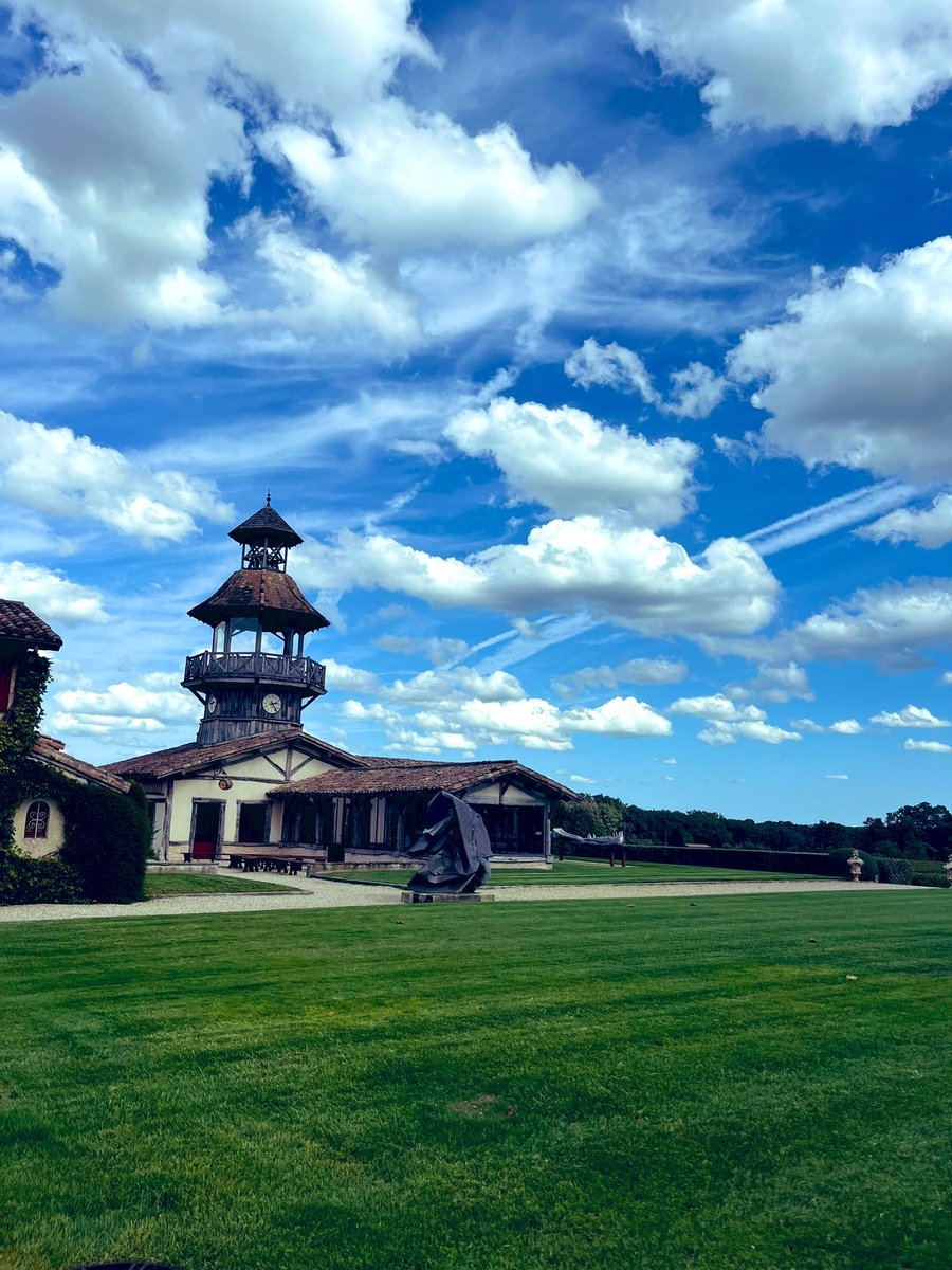 aotearoa33's tweet image. Quelques jours avant le roi Charles III, visite du château Smith Haut Lafitte 😍 
#pessacleognan