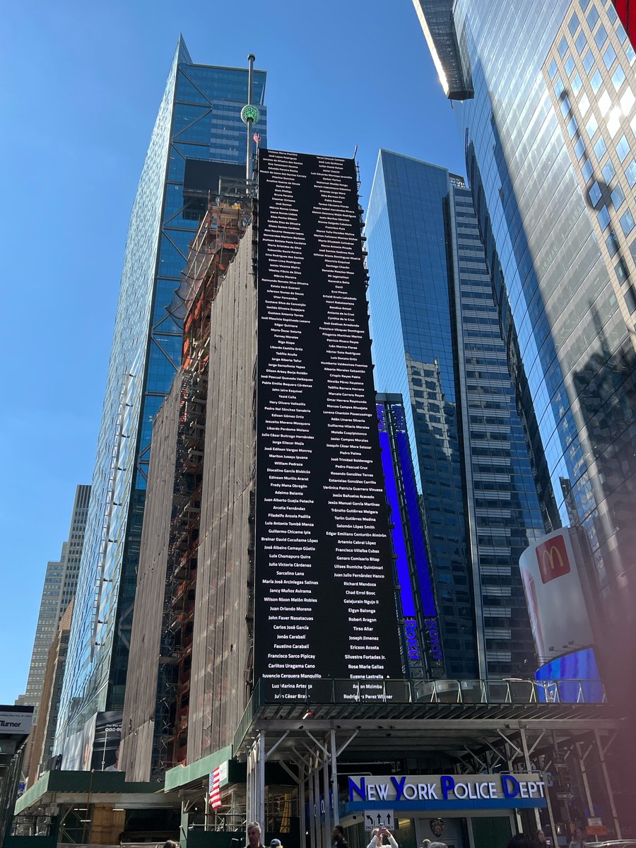 Global_Witness's tweet photo. Nearly 2000 land and environmental defenders have been killed since 2012.

Today, we're screening their names in New York's Times Square to pay tribute to them.

As global leaders gather for the @UN Climate Ambition Summit, we call on governments to #DefendTheDefenders