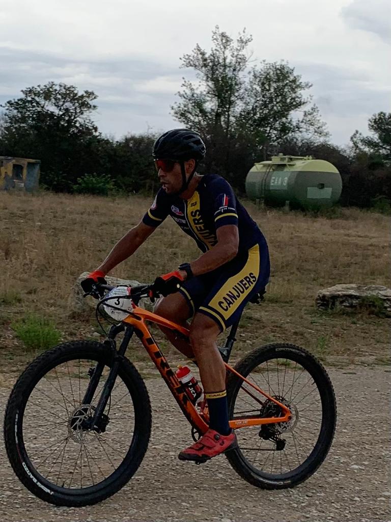 1RCA_canjuers's tweet image. Félicitations au MDL Denis du #1erRCA qui termine deuxième🥈 du championnat de France militaire de VTT 🚴‍♂️ de la Fédération des clubs de la défense.  
#FiersDeNosSoldats