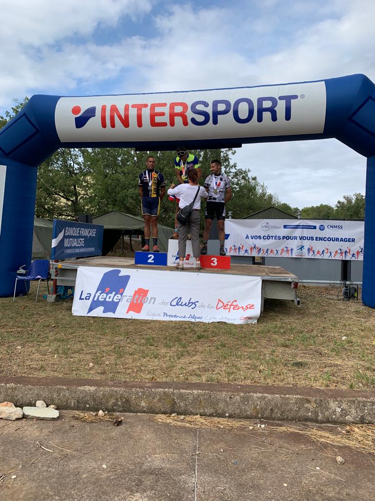 1RCA_canjuers's tweet image. Félicitations au MDL Denis du #1erRCA qui termine deuxième🥈 du championnat de France militaire de VTT 🚴‍♂️ de la Fédération des clubs de la défense.  
#FiersDeNosSoldats