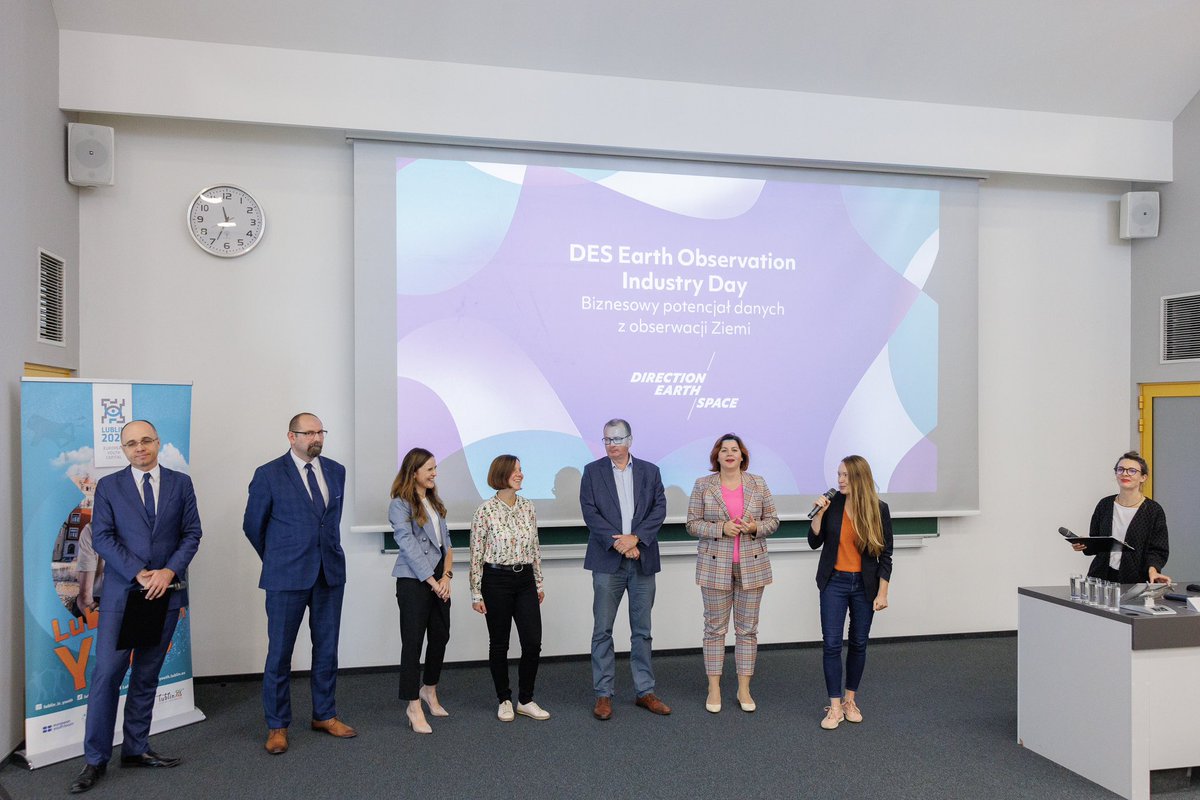 Direction Earth/Space tweet media