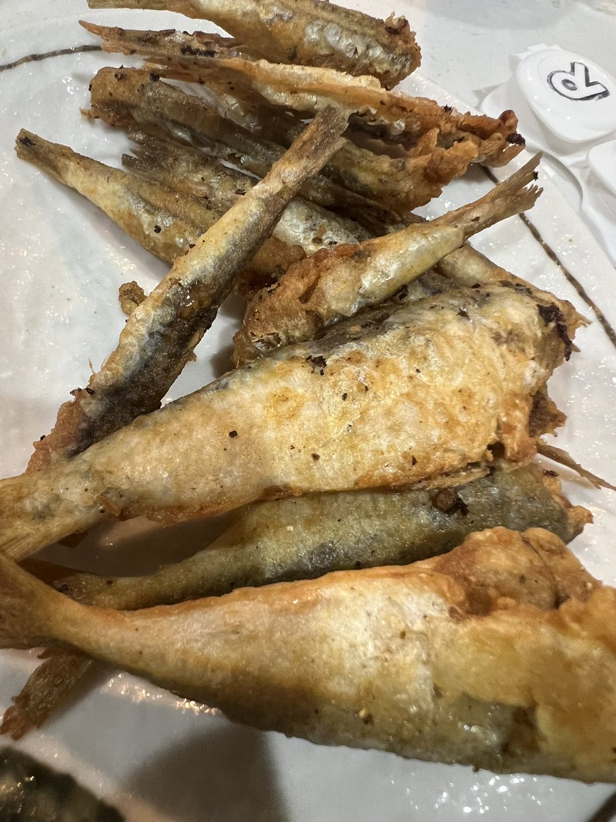 69_sa0ri's tweet photo. 初めて釣ったお魚を唐揚げに♡(ほぼ隣にいたおじちゃんがくれた事は内緒🤫)

とっても美味しゅうございました♡ https://t.co/ov03hezTst
