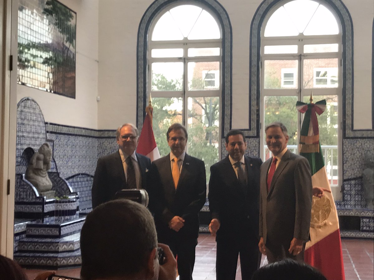 CME-MEC (@cme_mec) on Twitter photo 🤝Bridging borders & building partnerships! CME CEO <a href="/DennisADarby/">Dennis A. Darby</a> joins hands with his American & Mexican counterparts <a href="/JayTimmonsNAM/">Jay Timmons</a> & <a href="/abugaberjose/">José Abugaber</a> at the 1st North American Manufacturing Conference. Together, we're driving innovation, trade & prosperity across North America.🌎 🤝Bridging borders & building partnerships! CME CEO <a href="/DennisADarby/">Dennis A. Darby</a> joins hands with his American & Mexican counterparts <a href="/JayTimmonsNAM/">Jay Timmons</a> & <a href="/abugaberjose/">José Abugaber</a> at the 1st North American Manufacturing Conference. Together, we're driving innovation, trade & prosperity across North America.🌎