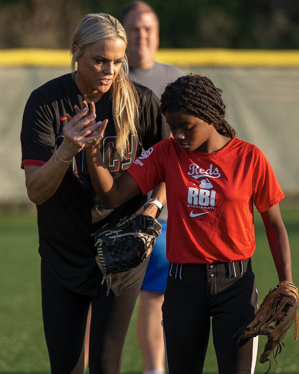 MLBDevelops's tweet photo. The eight-city @JennieFinch pitching clinic tour concluded yesterday at the Cincinnati Reds Youth Academy!🥎 https://t.co/A3j6zQvRYj