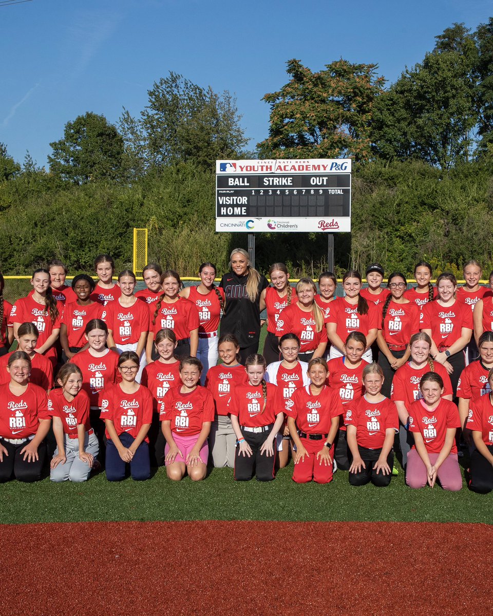 MLBDevelops's tweet photo. The eight-city @JennieFinch pitching clinic tour concluded yesterday at the Cincinnati Reds Youth Academy!🥎 https://t.co/A3j6zQvRYj