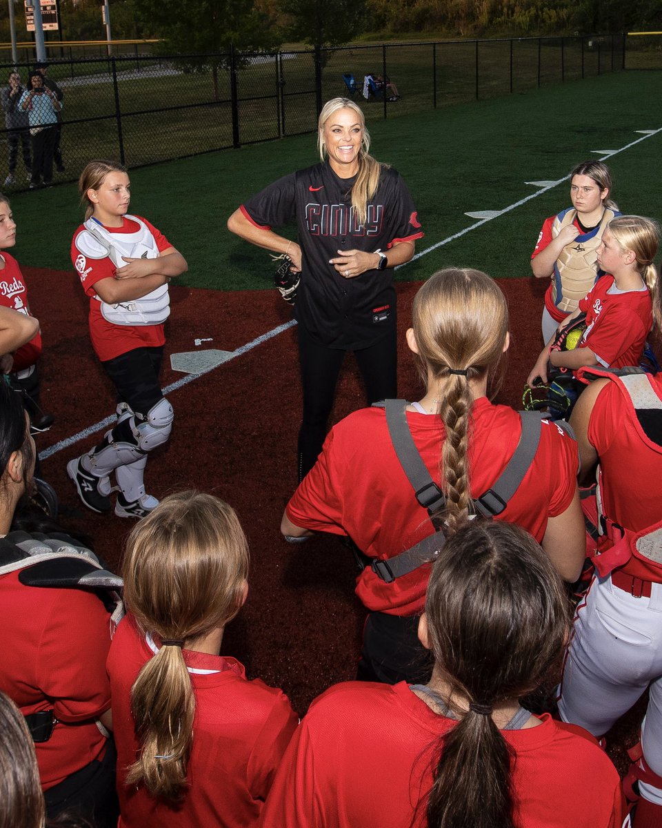 MLBDevelops's tweet photo. The eight-city @JennieFinch pitching clinic tour concluded yesterday at the Cincinnati Reds Youth Academy!🥎 https://t.co/A3j6zQvRYj