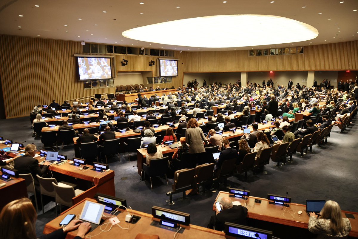 DiazCanelB's tweet photo. #Cuba cuenta con un Plan de Estado para enfrentar el #CambioClimático: la “Tarea Vida”, que responde a metas nacionales y compromisos internacionales, y contiene importantes acciones de adaptación y mitigación.

De nuestros empeños hablamos en la Cumbre sobre Ambición Climática. https://t.co/qYPvYU9IOB