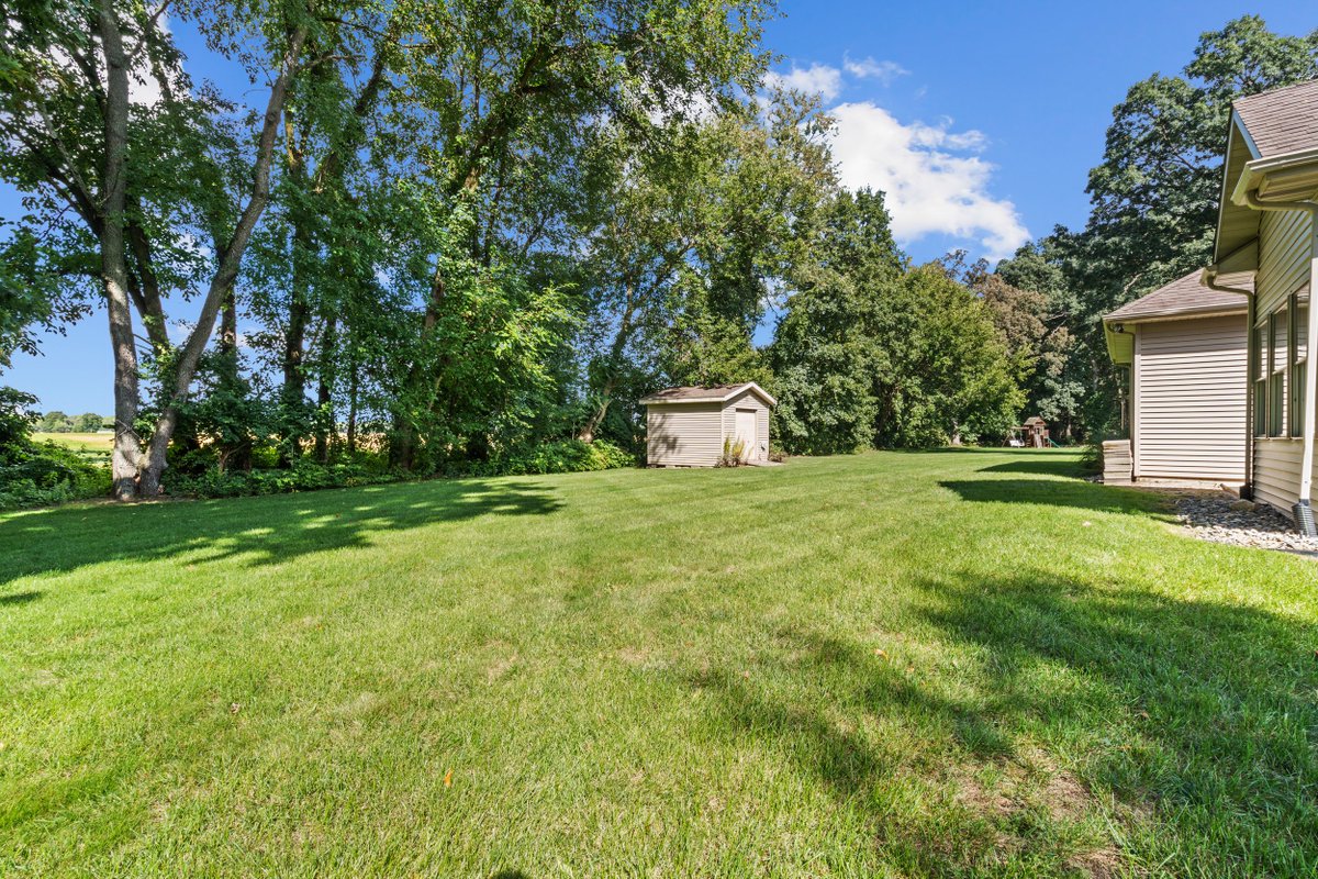 timburkey's tweet image. JUST LISTED | 50502 Cobus Ridge Lane, Granger
Offered at $434,900 | 3 Beds | 2½ Baths | 2,173 ft²

Welcome to this stunning ranch on a quiet cul-de-sac in Granger’s venerable Cobus Ridge. Featuring an open floor plan with high ceilings and custom finishes, this home feels grand…