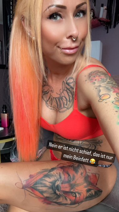 Foxy Tattoo ist fertig 😇🦊❤️  Sieht bissel schief aus 😂 aber das ist nur weil mein Bein da so schief rumh&auml;ngt