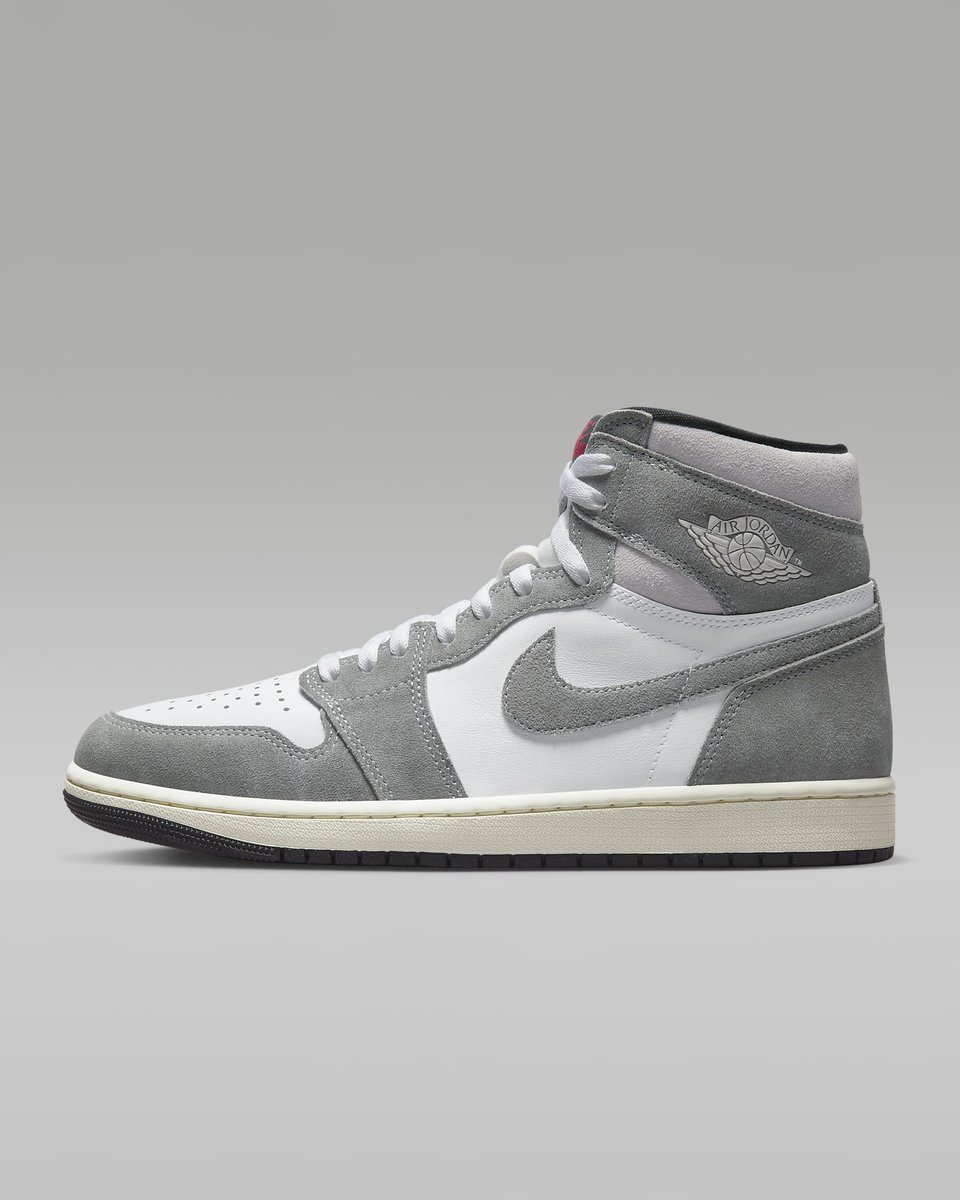 TheSiteSupply's tweet photo. Restock Via Nike: Air Jordan 1 Retro High OG Smoke Grey -> https://t.co/Xqyn8F1w3x https://t.co/fIcKIfB4U4