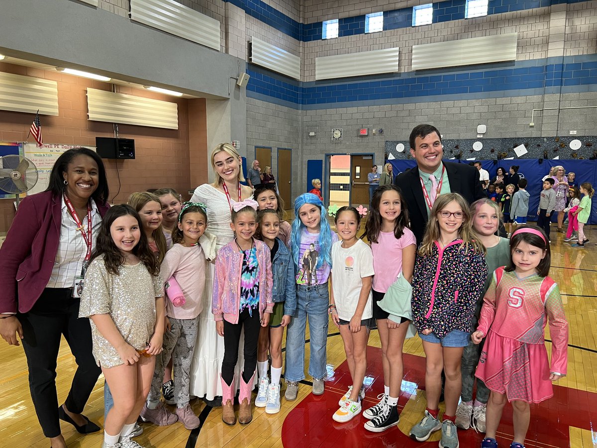 BedwellSchool's tweet photo. Actress, Disney star, Bedwell alum @ImMegDonnelly came back home to empower students on the Power of Yet! https://t.co/ImgHE5VDvZ