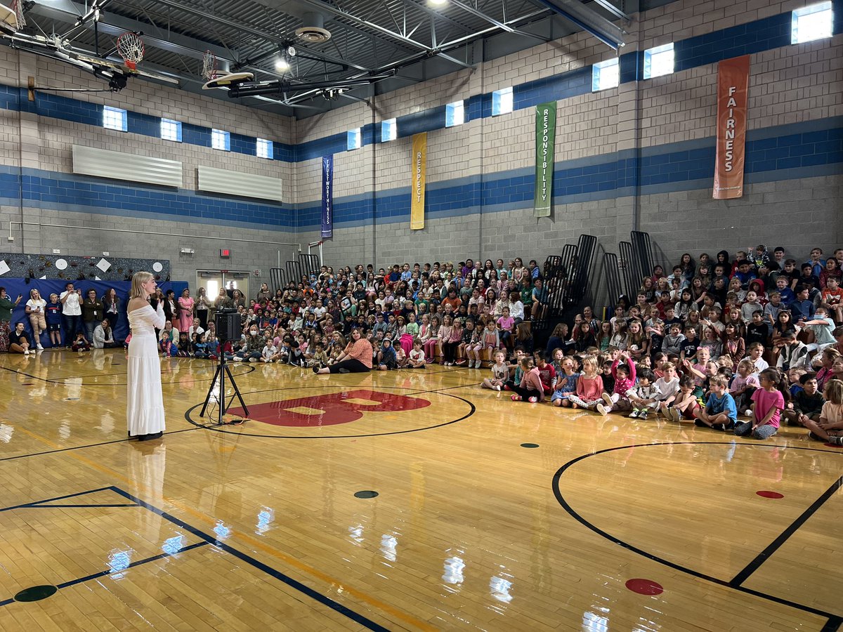 BedwellSchool's tweet photo. Actress, Disney star, Bedwell alum @ImMegDonnelly came back home to empower students on the Power of Yet! https://t.co/ImgHE5VDvZ