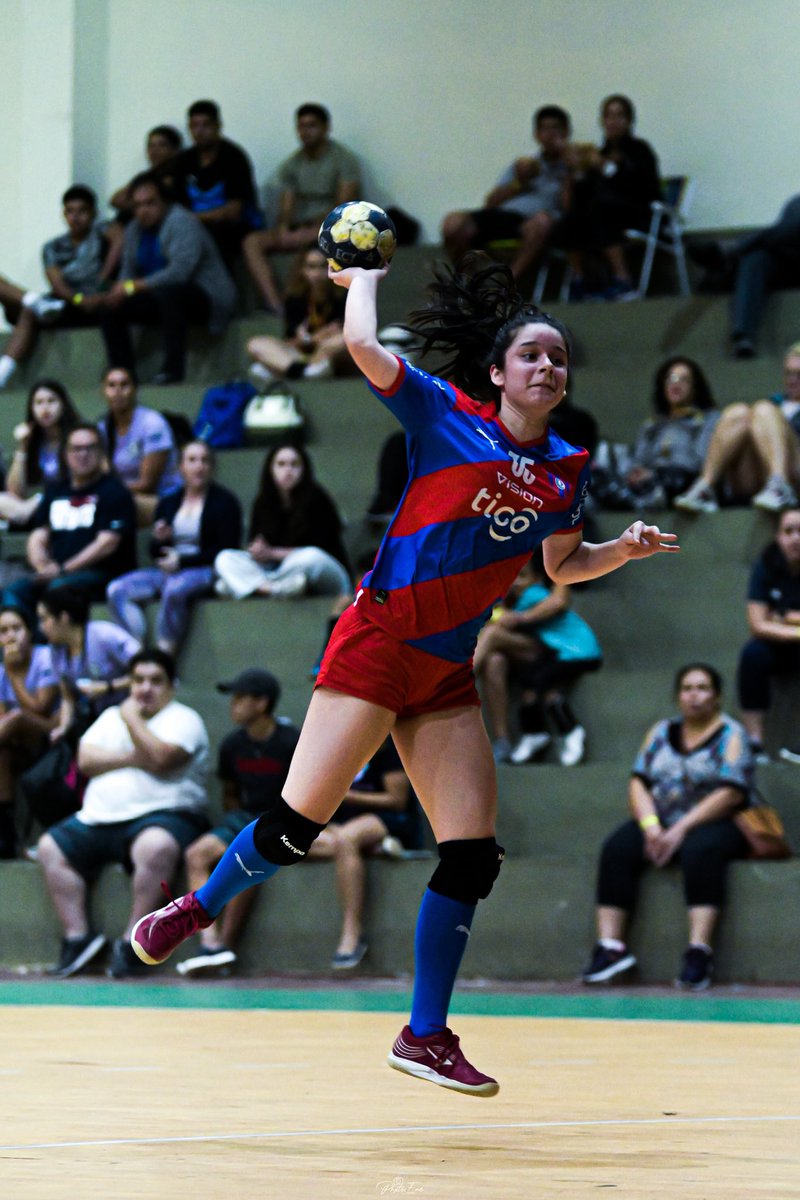 CerroHandball's tweet photo. VICTORIA AZULGRANA 🙌🏻💙❤️🌪️ 🤾‍♀️ 

Por la categoría JUNIOR, el equipo venció por 38 -32 a Olimpia

Clausura 2023
Fase 1 - Fecha 7

¡VAMOS, CICLÓN! https://t.co/5kltoCRstj