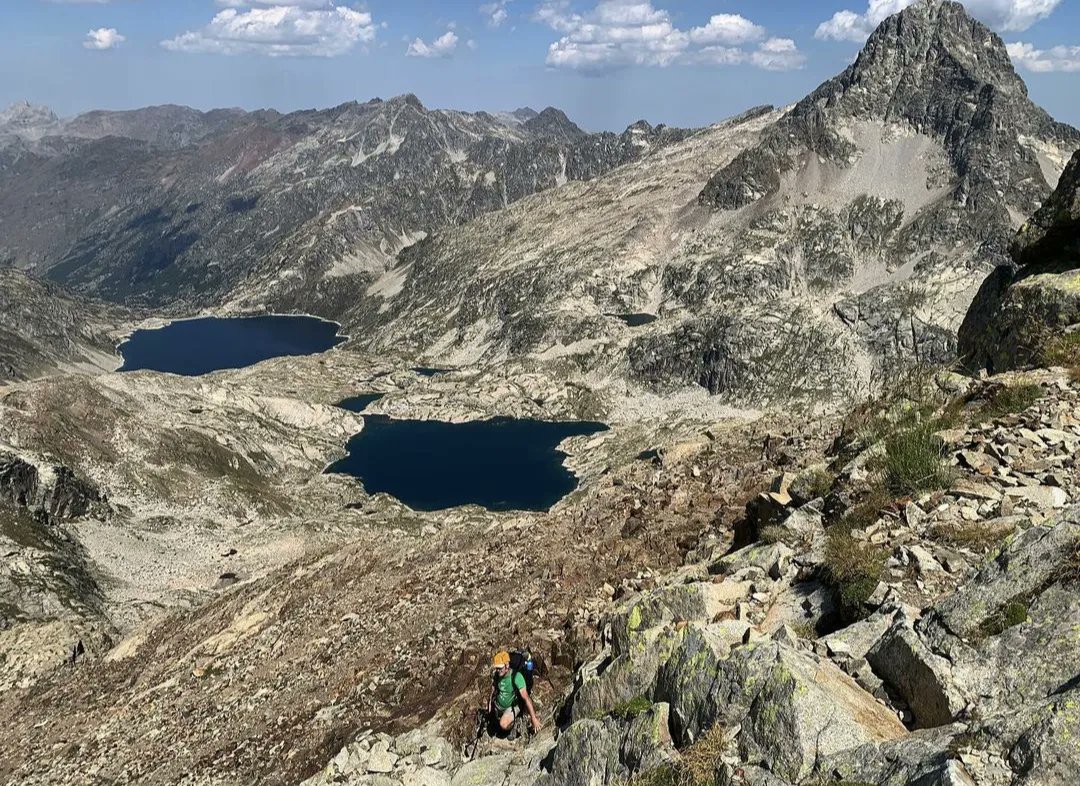 BasurdeEditions's tweet photo. ⚡️Aventura del día⚡️
⚡Adventure of the day⚡️
.
Pic Arriel (2824m) ✨ - Photo by @_13jordi01_ 🎉Enhorabuena!
.
#arriel #picarriel #pirineos https://t.co/7zahf1AeGS