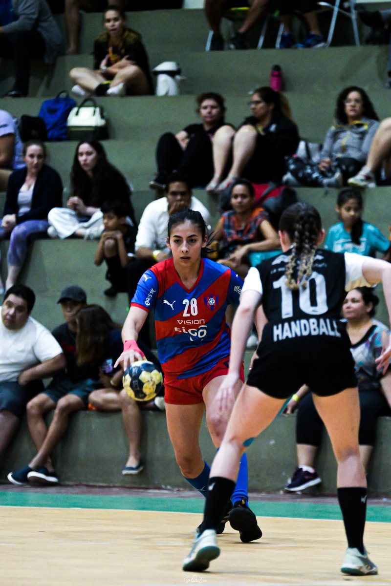 CerroHandball's tweet photo. VICTORIA AZULGRANA 🙌🏻💙❤️🌪️ 🤾‍♀️ 

Por la categoría JUNIOR, el equipo venció por 38 -32 a Olimpia

Clausura 2023
Fase 1 - Fecha 7

¡VAMOS, CICLÓN! https://t.co/FmYwsu8HOW