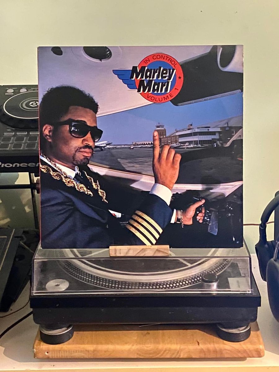 CCHIBUEZE's tweet photo. Released 35 years ago today Marley Marl’s In Control, Volume 1 #marleymarl #incontrolvolume1 #coldchillinrecords #warnerbrosrecords #20thseptember1988 #35thanniversary #thejuicecrew #juicecrewallstars https://t.co/lc7TQ0mtK5 https://t.co/kO5ZXlZU6G