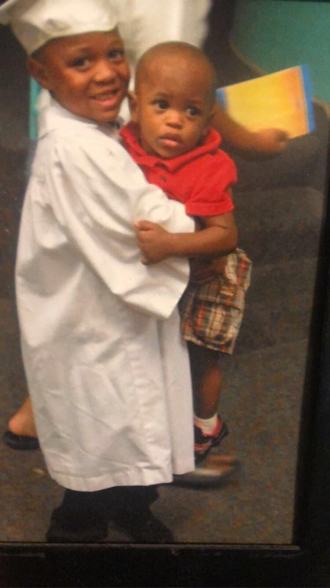 _ladarian34's tweet photo. Happy 21st birthday to my big brother i love and miss u so much!!! I’ll never let u down🥺🤞🏽 @ladarius_clardy https://t.co/qkzXjJQhaf