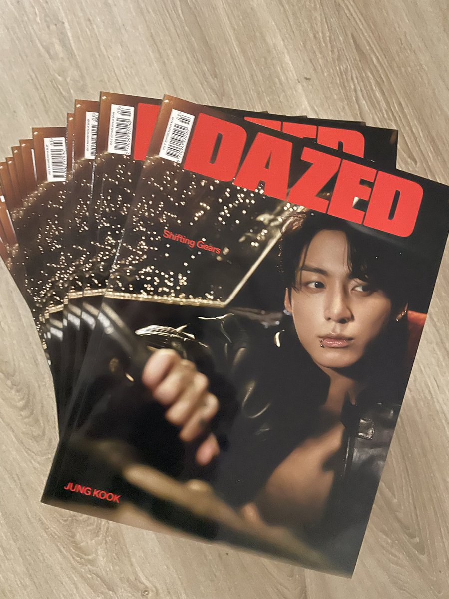 D_ART_BOOK's tweet photo. DAZED UK MAGAZINE 2023 AUTUMN - JUNGKOOK COVER 🖤 Jeszcze mamy trochę na stanie ⏰ https://t.co/yOvvZGVI82
#dazeduk #JUNGKOOk https://t.co/gglGHiI51b