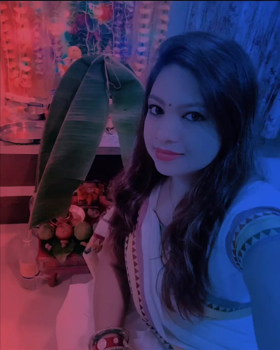 Saree lover absolutely gorgeous look beautiful adorable 🤗🤗🤗🥰🥰😍😍💋💋
#wednesdaythought 
#GaneshChaturthi 
#saree 
#indianlook
#Gorgeous 
#beautifulgirl 
#SelfieTime 
#Smile 
#adorable 
#love 
#hairstyle 
#lips 
#eyes 
#muah