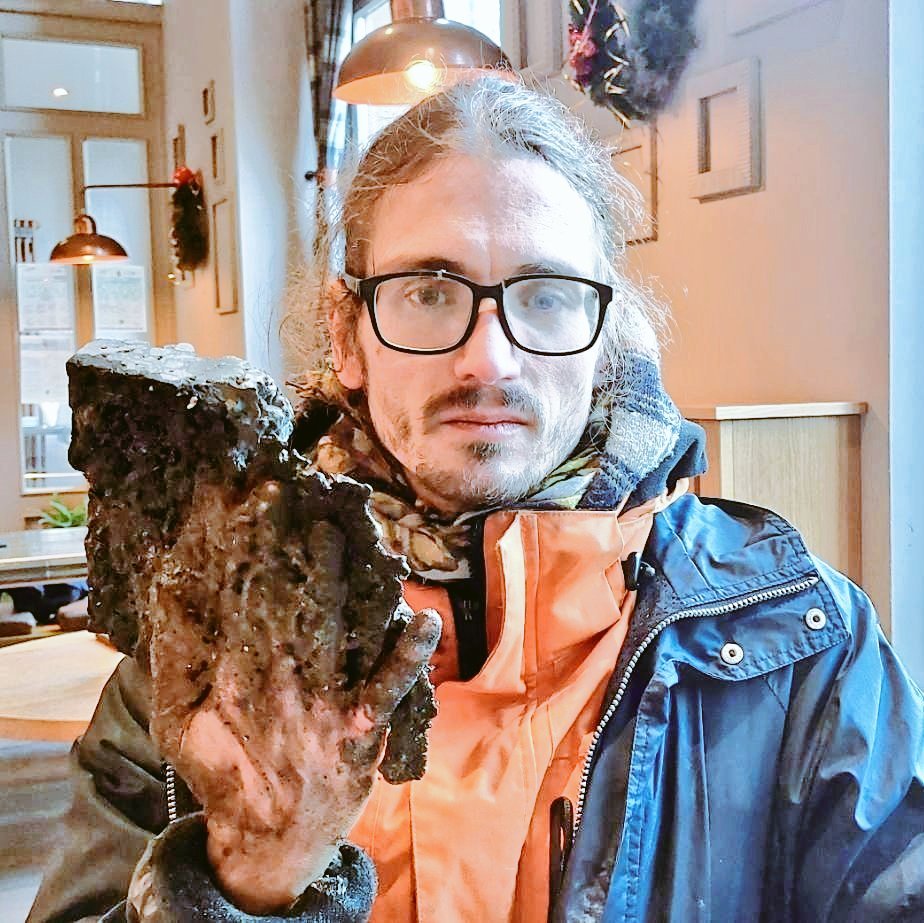 StrobelErich's tweet photo. Eine Zurückweisung als "Patient" vom Hausarzt oder Dermatologen ist völlig in Ordnung. 🤔 Wenn sich jemand freiwillig und bewußt selbst verstümmeln will, um als #Klimaheld zu gelten, darf es nicht die Aufgabe der #Krankenkassen sein, diese Mehrkosten zu tragen. 🧐 https://t.co/qbVWD3aE5E
