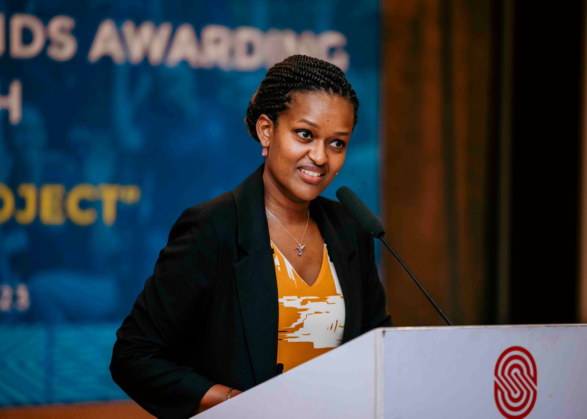 Nathan_faida's tweet photo. In her remarks, during the graduation of Digital Champion and awarding seed funds to DOT youth, Hon @XandrineUmutoni reminded youth to be on the forefront for creating essential digital literacy to foster an inclusive digital economy. + #Youthconnekt @DOTRwanda @MiniYouthRwanda https://t.co/VJlzWhoc1d