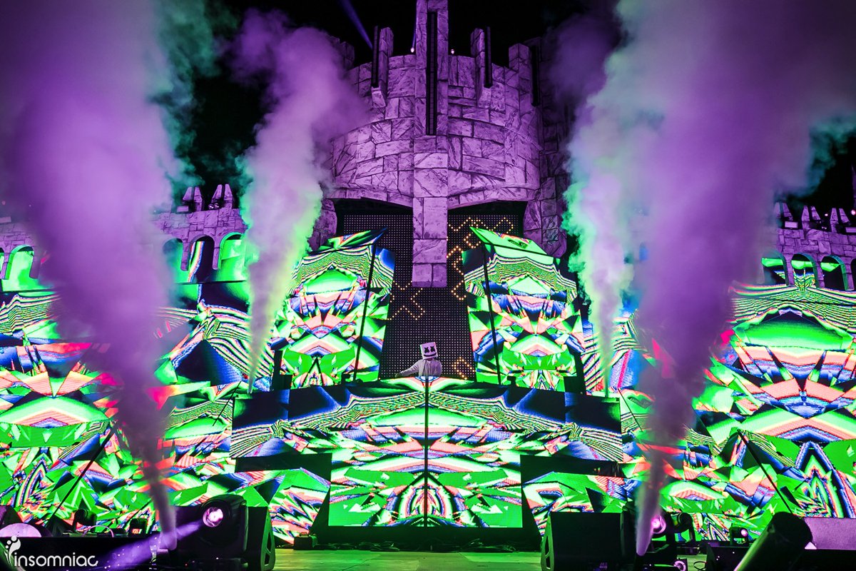 VitaMotus's tweet photo. 🏰 Vita Motus combined past and future for Insomniac's Middlelands Festival main stage! The centerpiece? A castle-knight hybrid with LED cheeks &amp; a futuristic glow. When old-world charm meets high-tech design, the result is pure magic! #DesignTheFuture #VitaVault #StageDesign https://t.co/568UmBeMJ4
