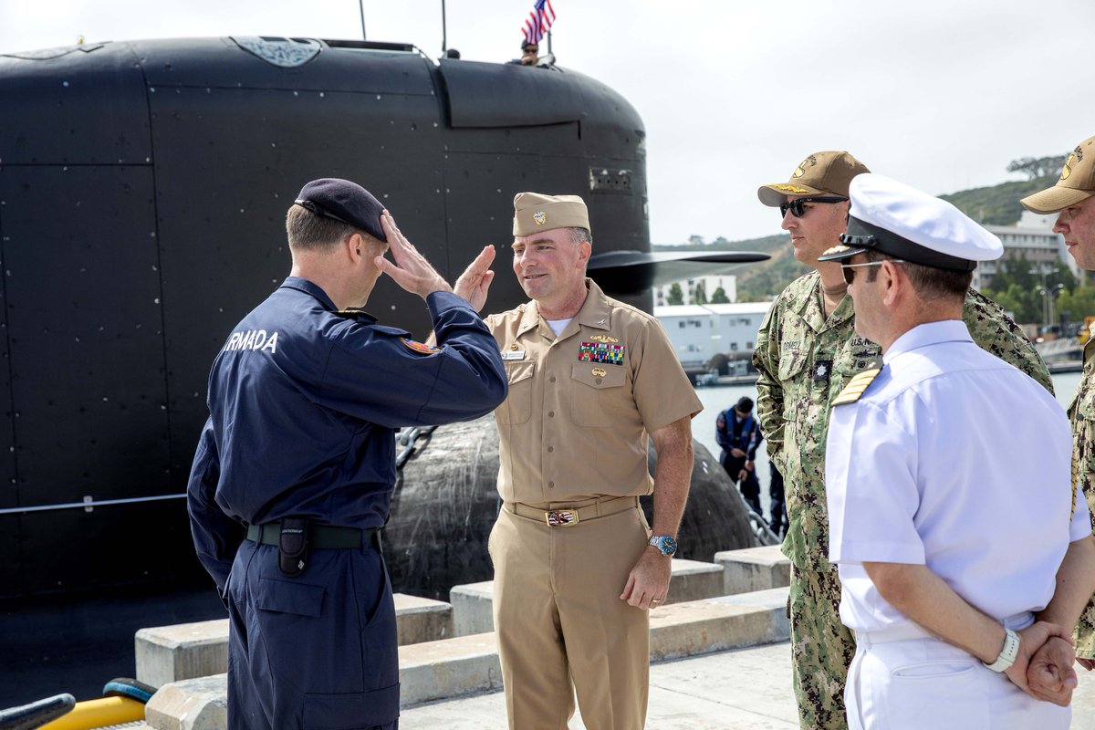 USPacificFleet's tweet photo. Welcome to #SanDiego! 
@Armada_Chile🇨🇱 submarine CS Carrera (SS 22) moors at Naval Base Point Loma for the annual Diesel-Electric Submarine Initiative (DESI) program. The DESI program partners with South American submarine-operating navies for fleet readiness exercises. https://t.co/sxQFDHtD2G
