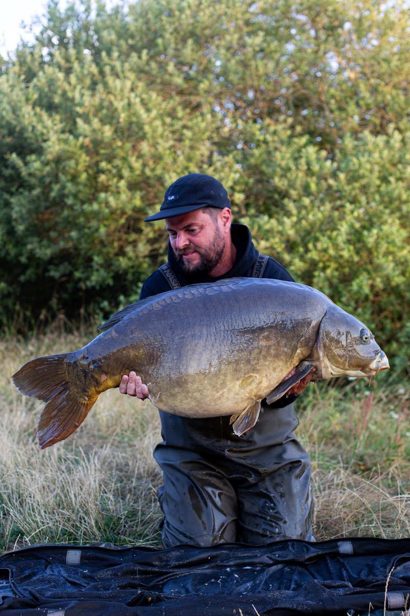 ccmoore_baits's tweet photo. XXX forever
Released in 2006 and still dominating big fish waters. Fish never tire of eating our Odyssey XXX bait. With a 10% GLM content, we’re not surprised.
Gio with a stunning whacker on his beloved XXX.
.
.
.
#odysseyxxx #bigfishbait #GLM #mooremeansmore #ccmoore #bigedge https://t.co/dzbJlOeZTB